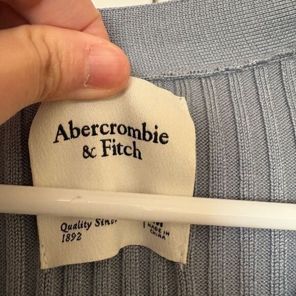 Abercrombie and Fitch Sweater - Picture 5 of 7